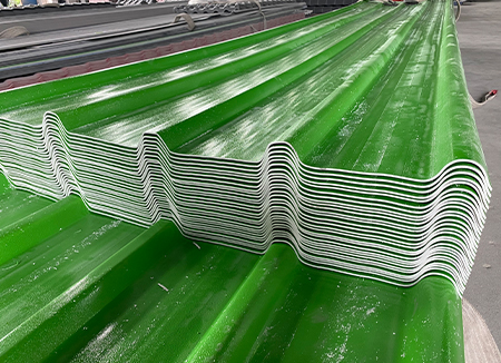 舊房改造坡屋頂時，樹脂瓦和彩鋼瓦哪個更耐用？